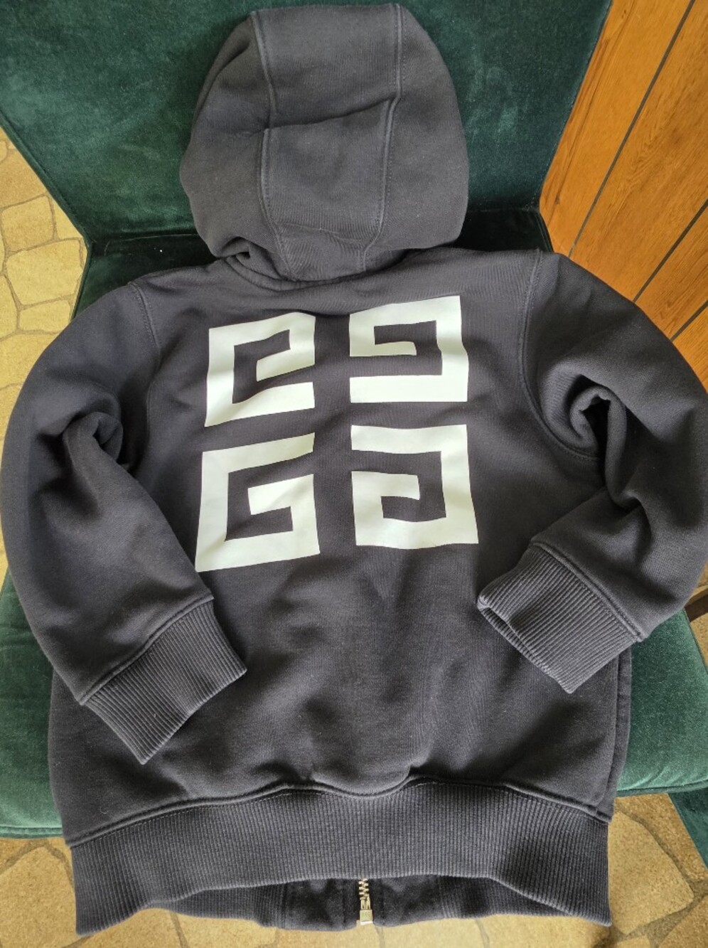 Authentic Givenchy Boys/kids black cotton hoody sweatshirt size 4